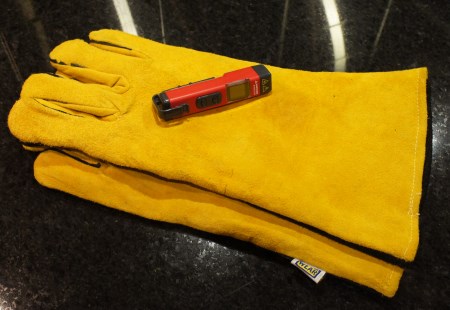 Gloves and temperature device